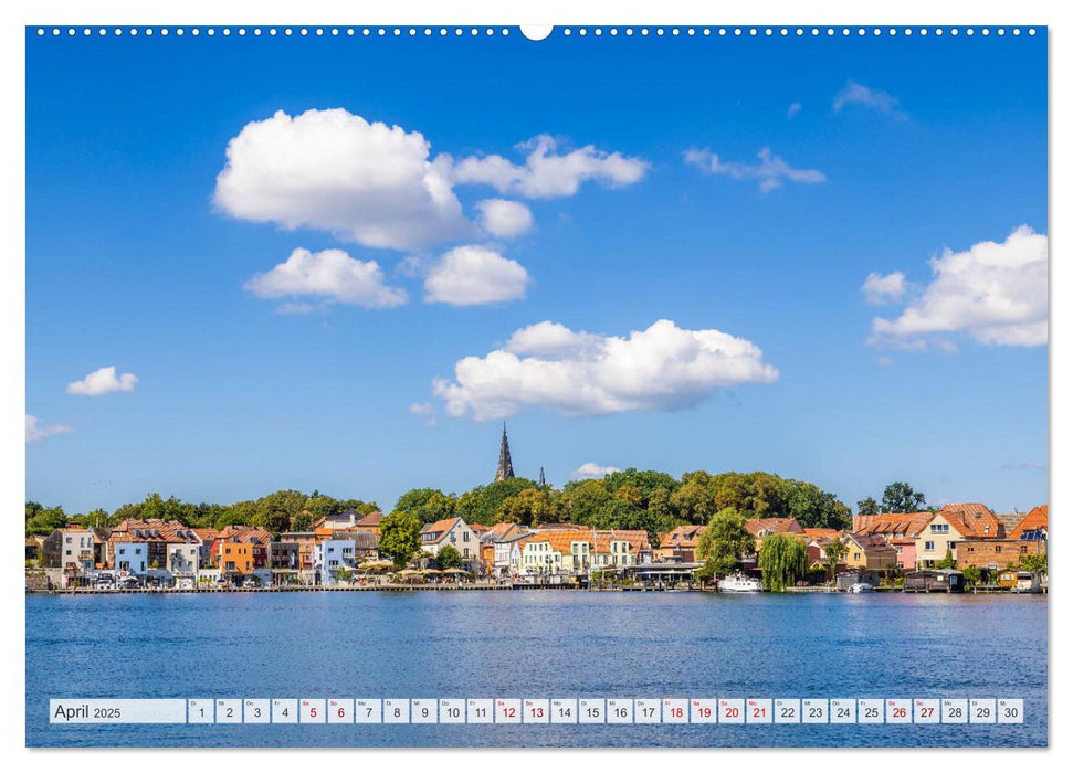 Tour um die großen Seen der Mecklenburgischen Seenplatte (CALVENDO Premium Wandkalender 2025)