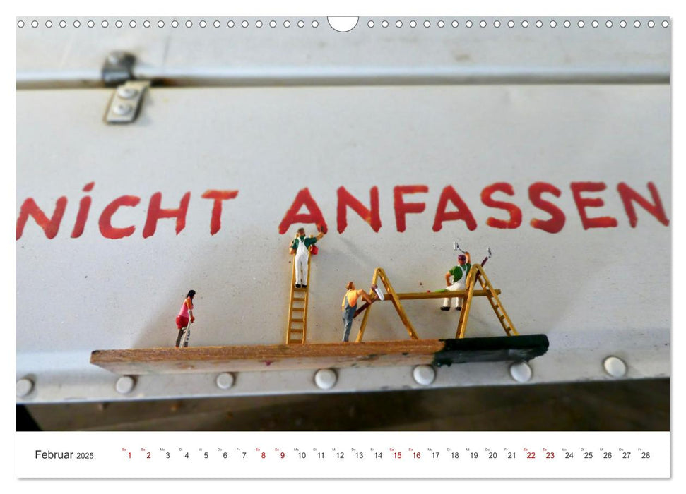 Follow me-and have fun kleine Leute am Flugplatz (CALVENDO Wandkalender 2025)