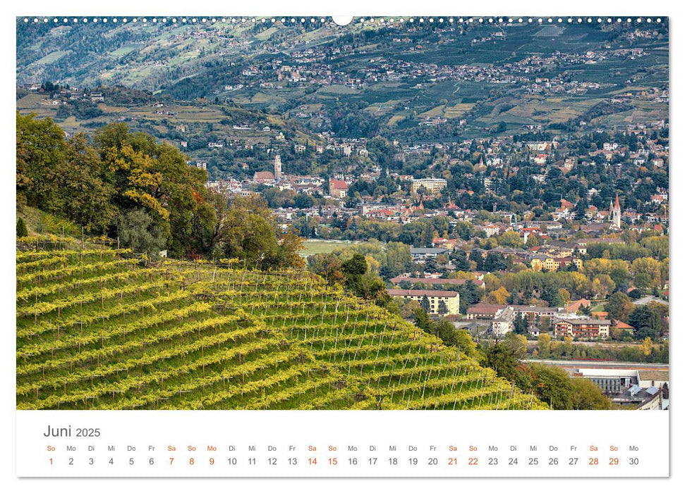 Goldener Herbst in Südtirol (CALVENDO Premium Wandkalender 2025)