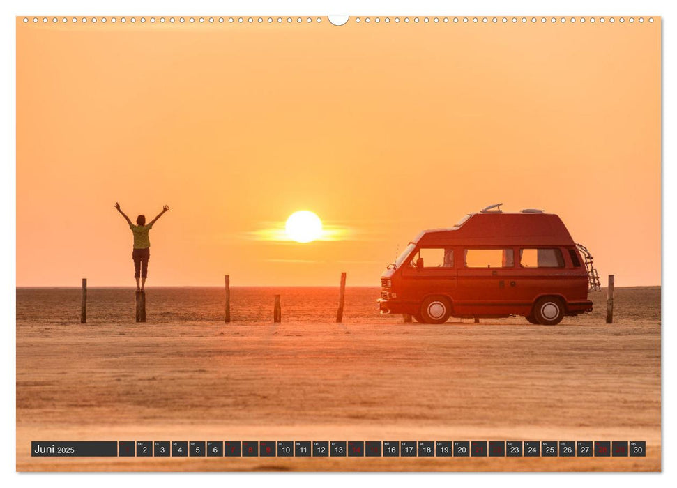 Vanlife - Glücklich auf vier Rädern (CALVENDO Premium Wandkalender 2025)