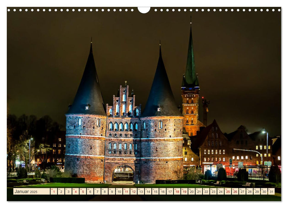 Lübeck bei Nacht (CALVENDO Wandkalender 2025)