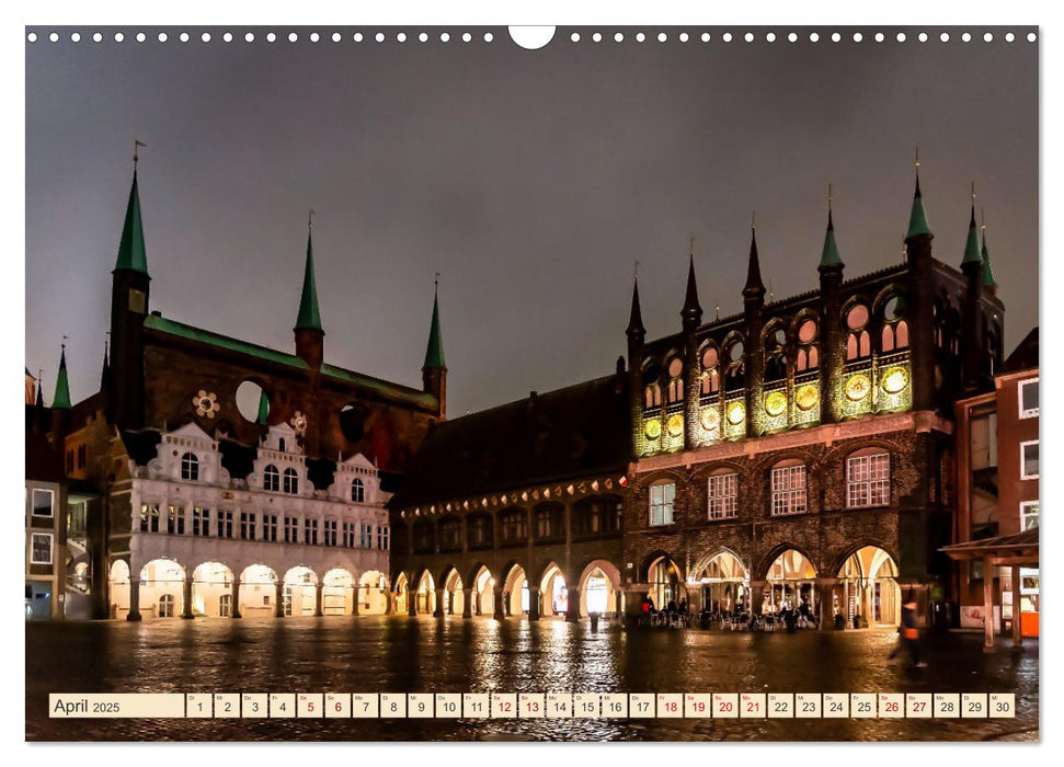 Lübeck bei Nacht (CALVENDO Wandkalender 2025)