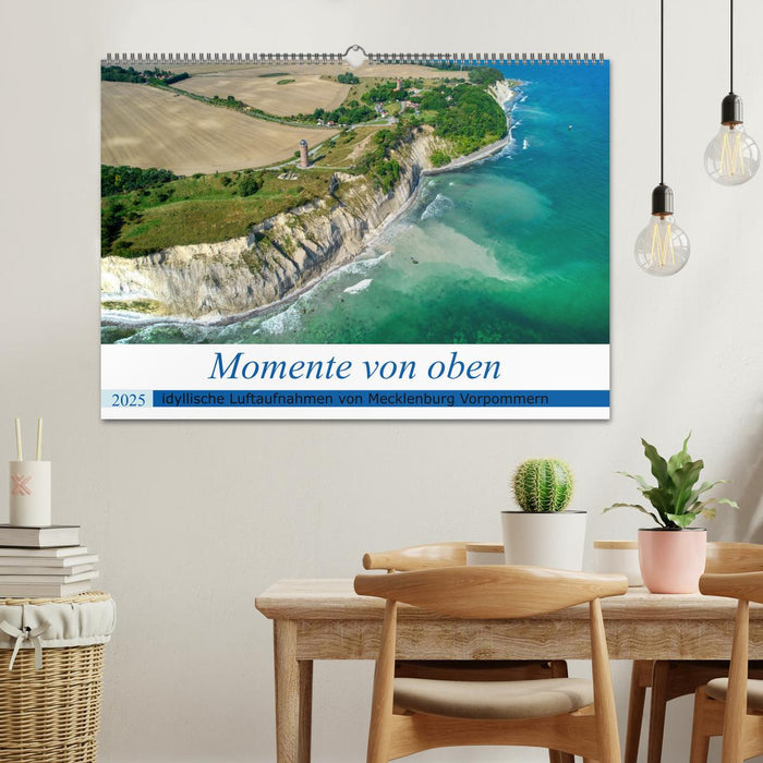 Momente von oben (CALVENDO Wandkalender 2025)