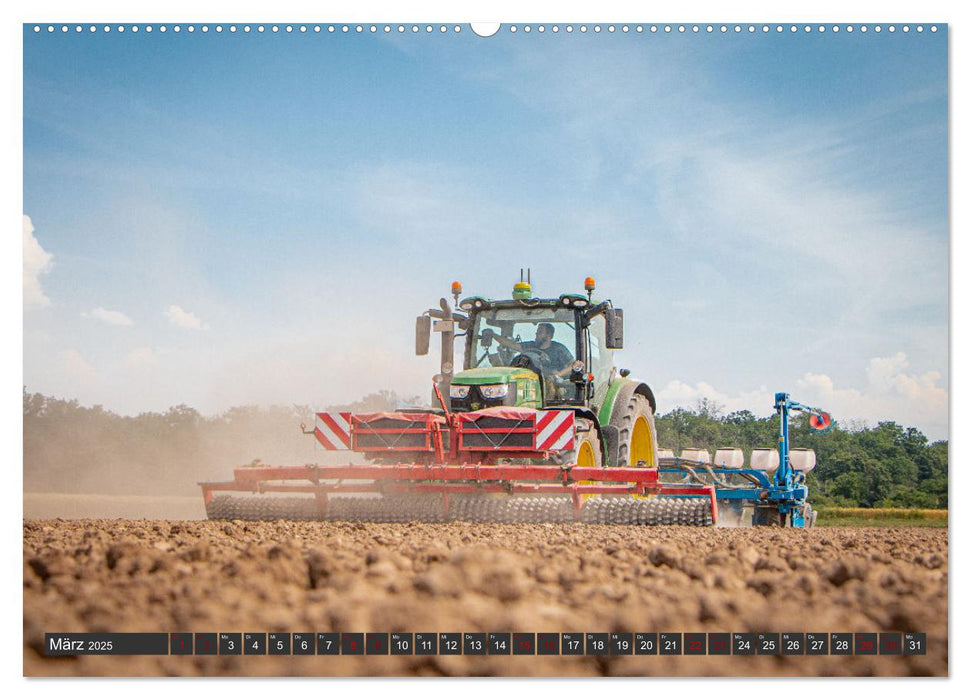 Landtechnik im Einsatz (CALVENDO Premium Wandkalender 2025)