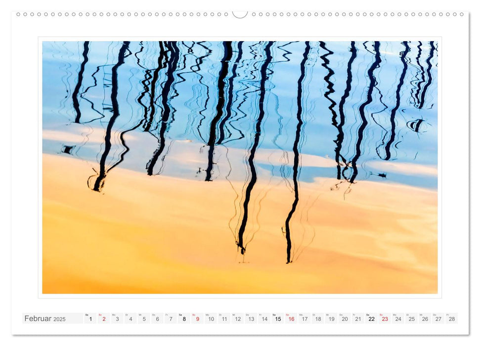 Wasserspiegelungen. Künstlerische Bilder durch Wind und Wellen (CALVENDO Wandkalender 2025)