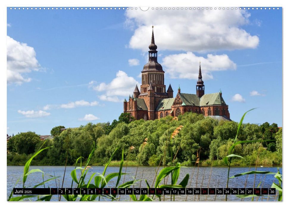 Stralsund, Eine Perle an der Ostsee (CALVENDO Premium Wandkalender 2025)