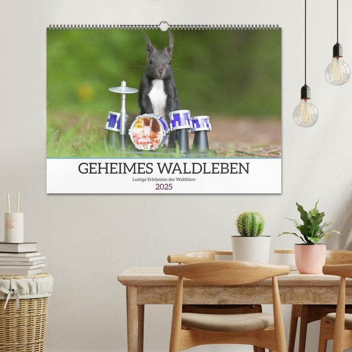 Geheimes Waldleben (CALVENDO Wandkalender 2025)