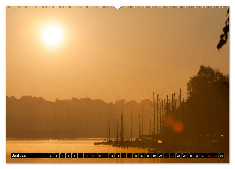 Morgennebel am Baldeneysee (CALVENDO Premium Wandkalender 2025)