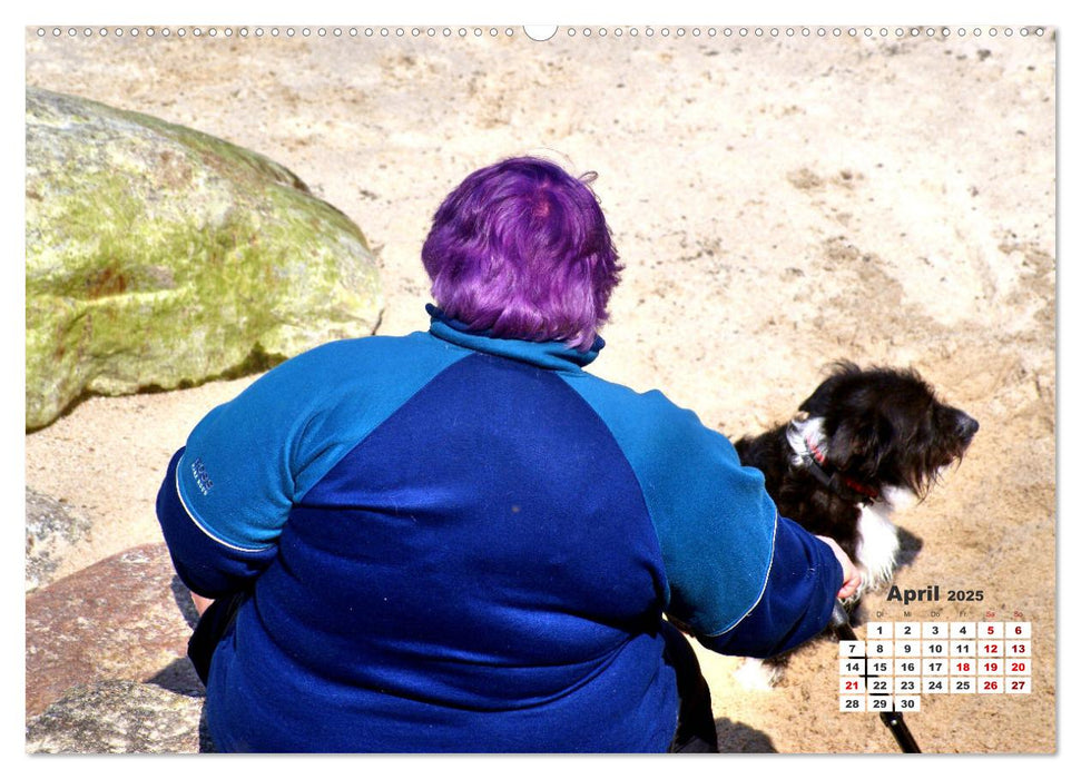 Ostsee-Hunde - Zweibeiner und Vierbeiner am Strand von Cranz (CALVENDO Premium Wandkalender 2025)