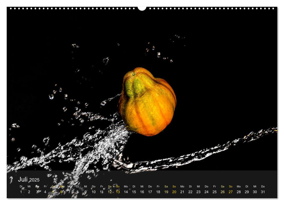 Gespritztes - Früchte im Wasserstrahl (CALVENDO Premium Wandkalender 2025)