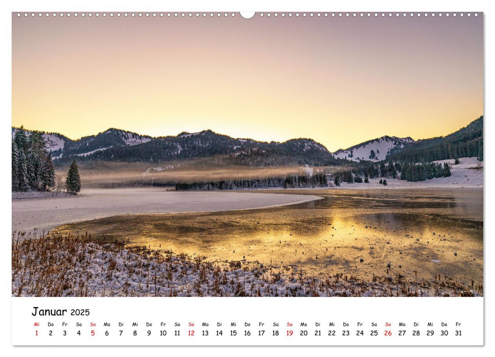 Malerische Seen im bayerischen Voralpenland (CALVENDO Premium Wandkalender 2025)