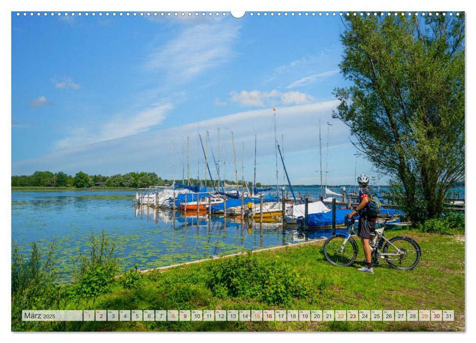 Der Chiemsee - Mit dem Rad im Bayerischen Alpenvorland (CALVENDO Premium Wandkalender 2025)