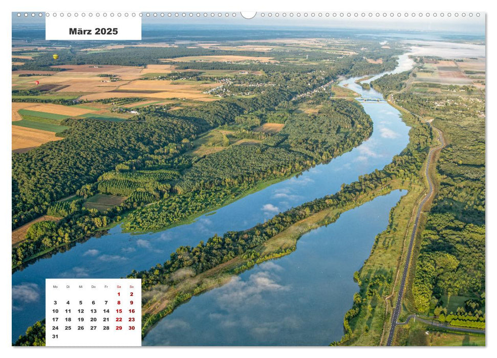 Die Loire aus der Luft (CALVENDO Premium Wandkalender 2025)