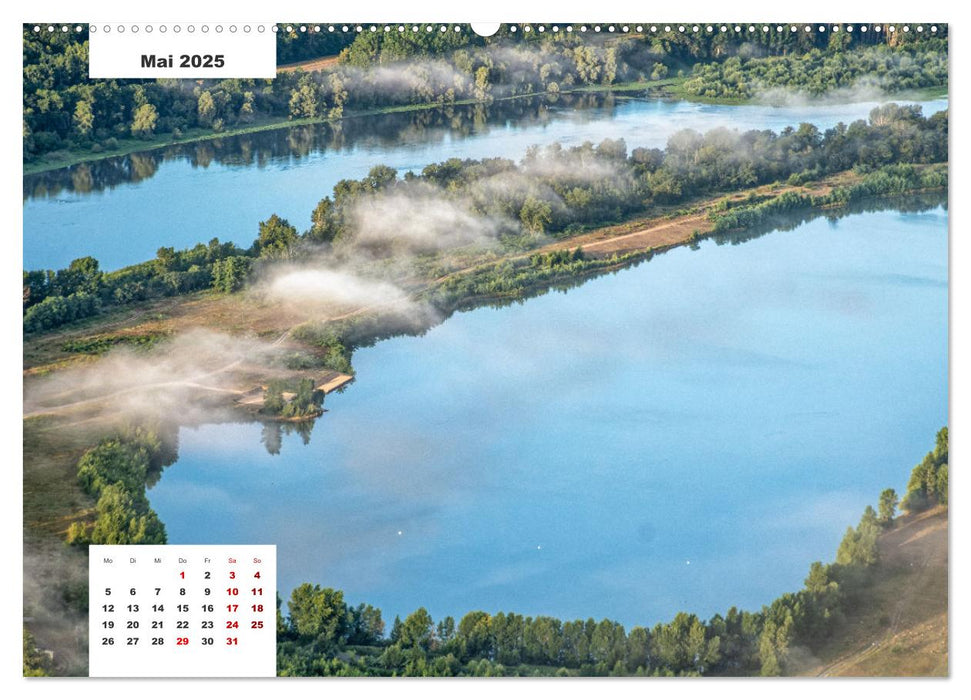 Die Loire aus der Luft (CALVENDO Premium Wandkalender 2025)