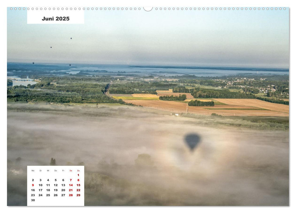 Die Loire aus der Luft (CALVENDO Premium Wandkalender 2025)