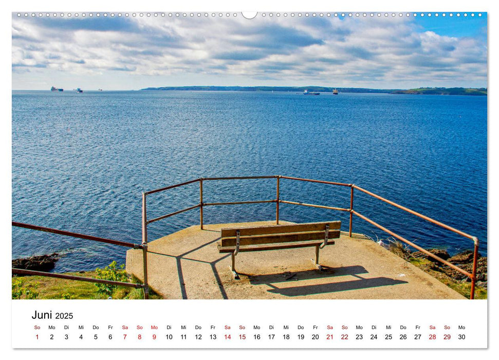 Bank mit Aussicht im Südwesten Englands (CALVENDO Premium Wandkalender 2025)