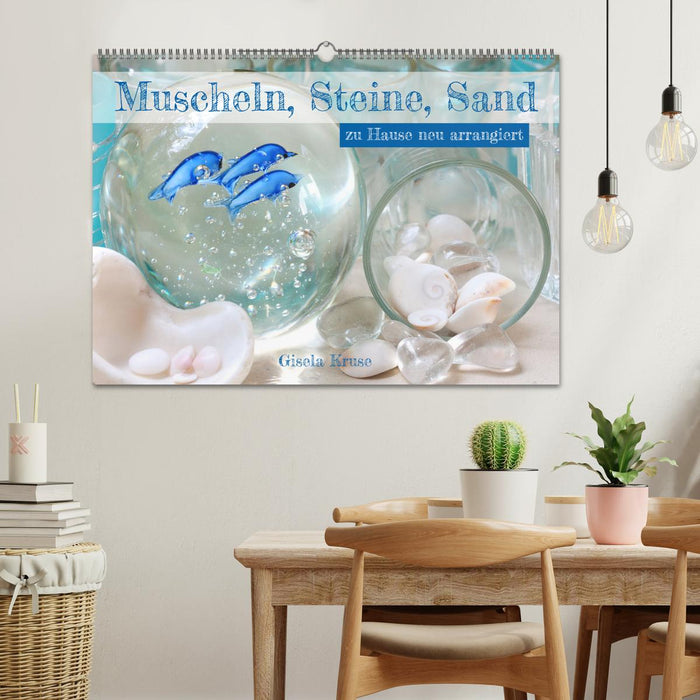 Muscheln, Steine, Sand (CALVENDO Wandkalender 2025)