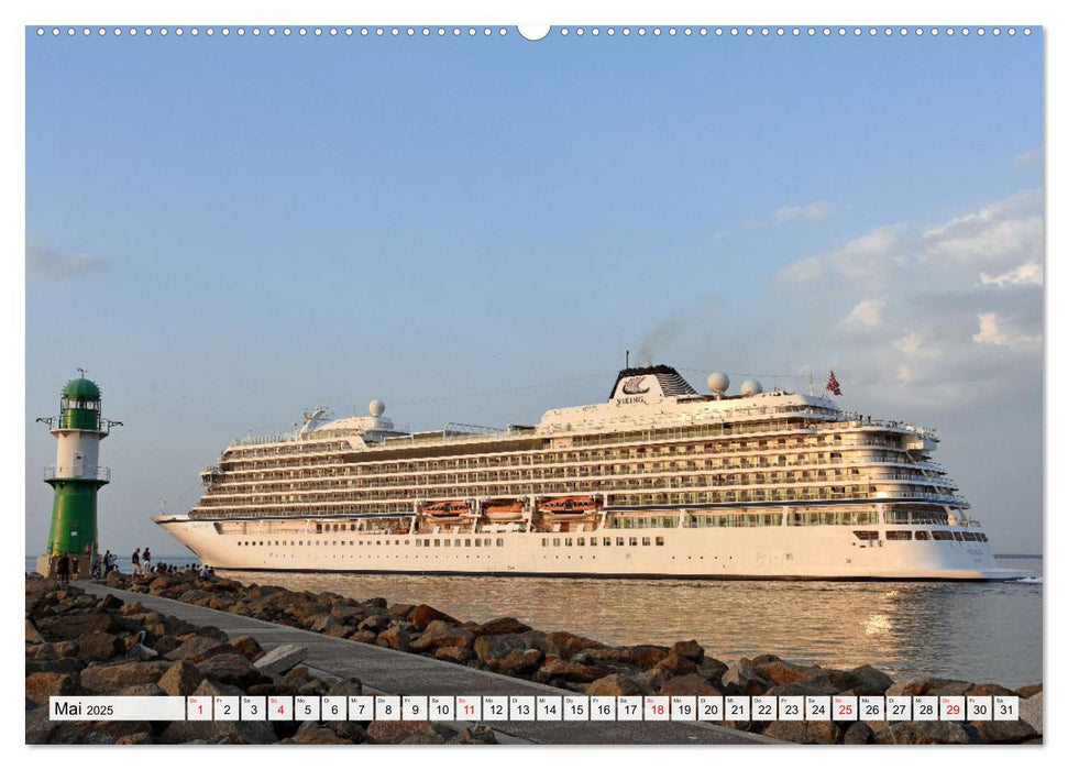 KREUZLINER im Ostseebad Warnemünde (CALVENDO Wandkalender 2025)