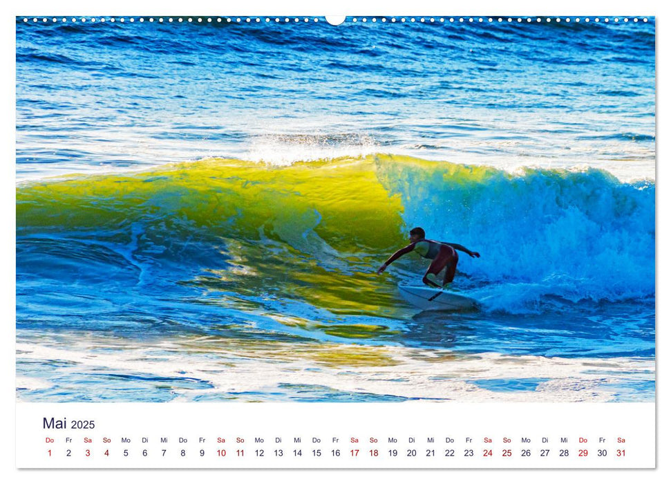 Surfer an der Côte de Lumière (CALVENDO Premium Wandkalender 2025)