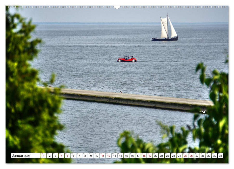 Bunte Flitzer auf dem Kurischen Haff (CALVENDO Premium Wandkalender 2025)