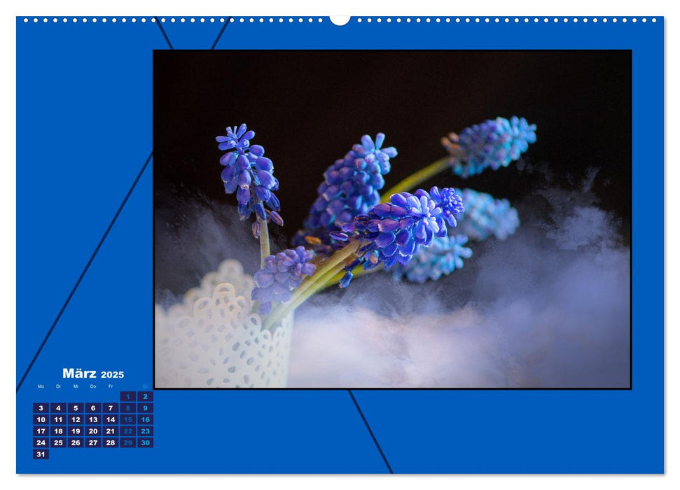 ruhige Farbe Blau (CALVENDO Premium Wandkalender 2025)