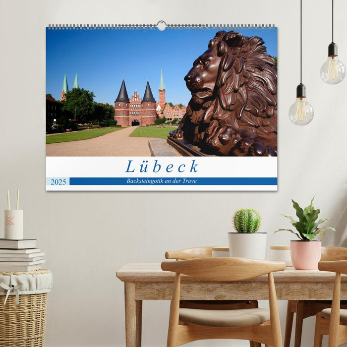 Lübeck Backsteingotik an der Trave (CALVENDO Wandkalender 2025)