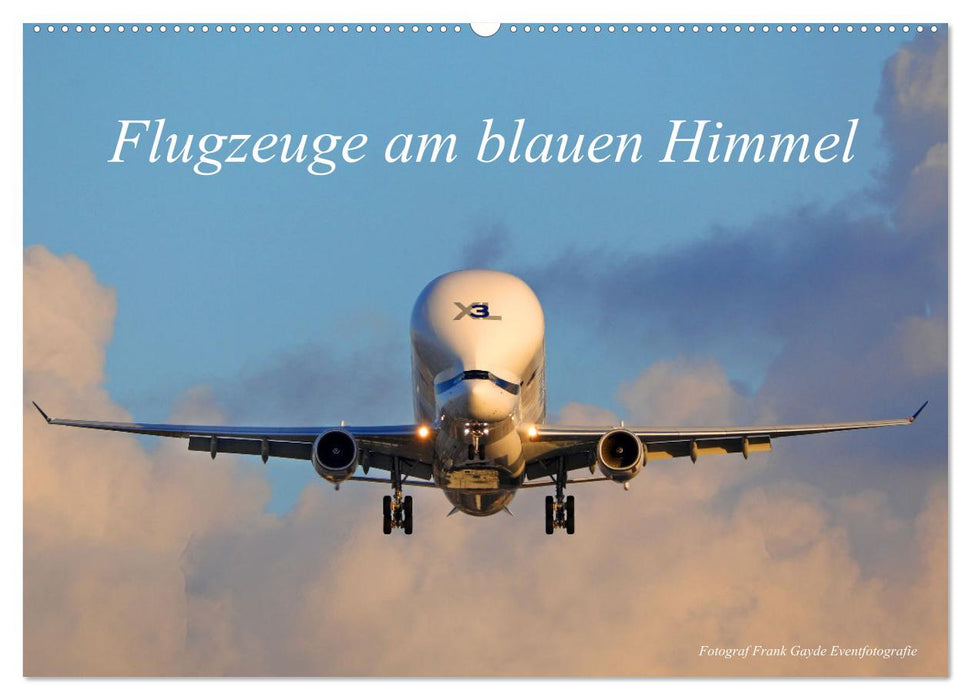 Flugzeuge am blauen Himmel (CALVENDO Wandkalender 2025)