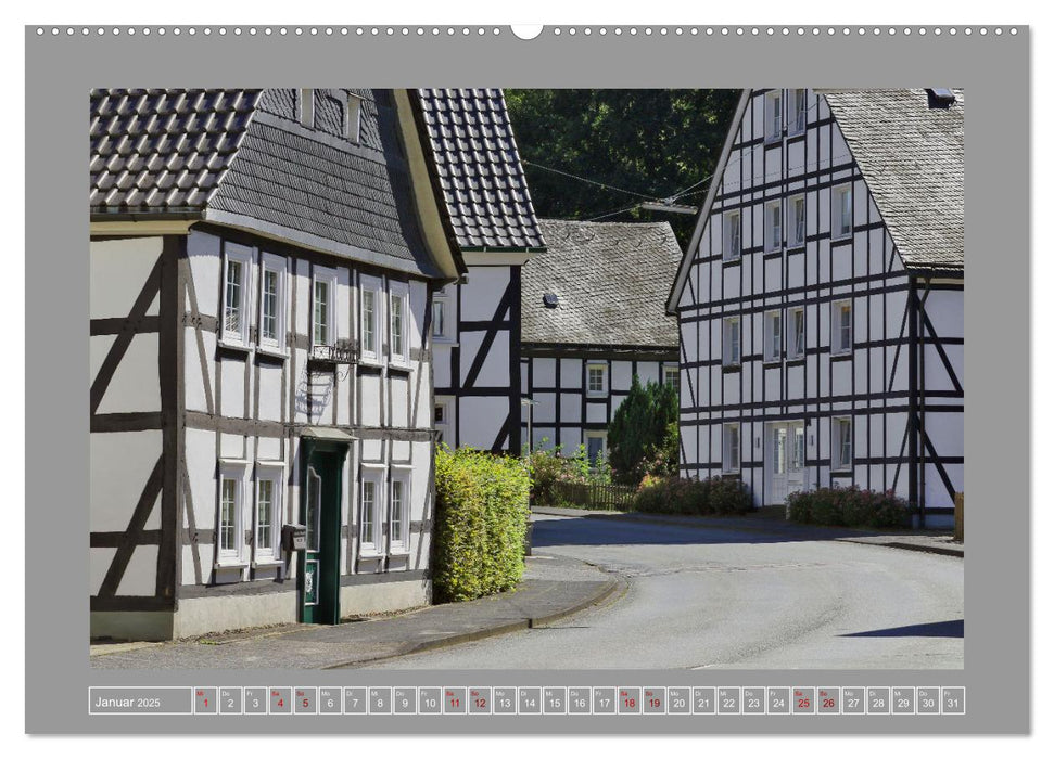 Faszination Fachwerk im Sauerland (CALVENDO Premium Wandkalender 2025)