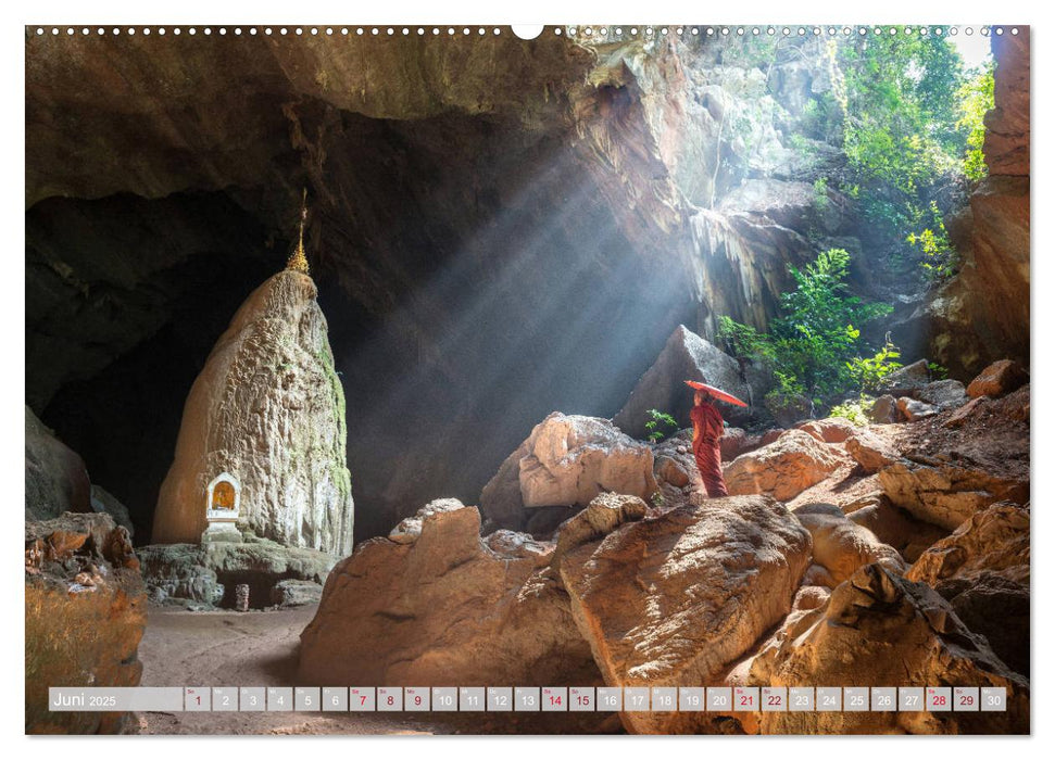 IM REICH DES BUDDHA - DER ROTE SCHIRM (CALVENDO Wandkalender 2025)