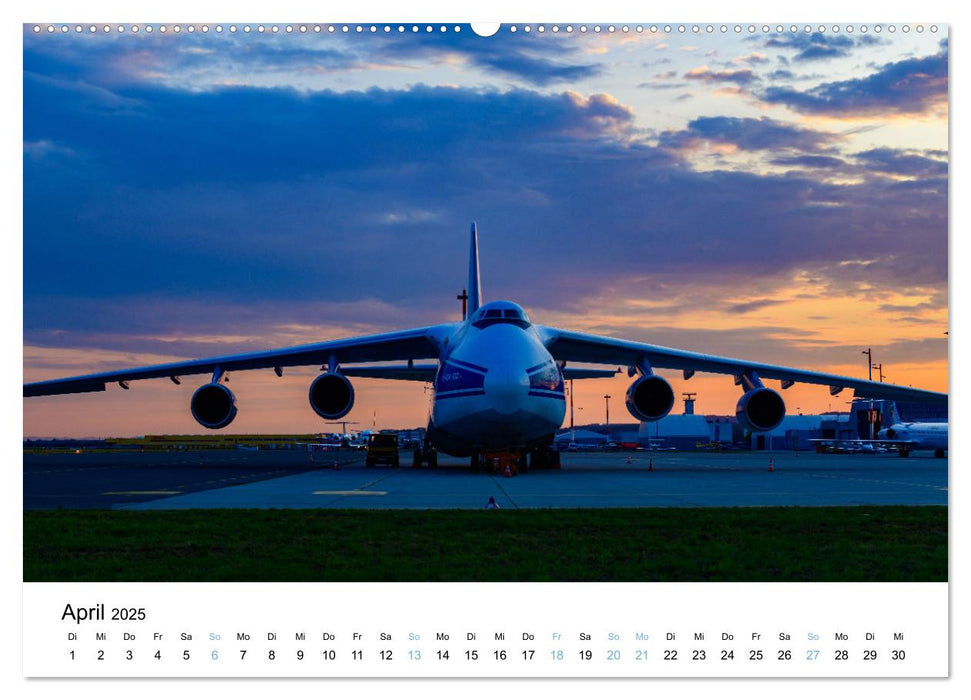 Air Cargo - Frachtflugzeuge, Giganten der Lüfte (CALVENDO Premium Wandkalender 2025)