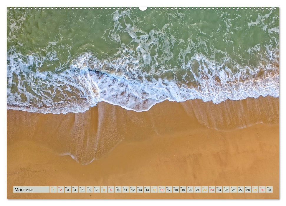 Strand im Blick der Drohne (CALVENDO Premium Wandkalender 2025)