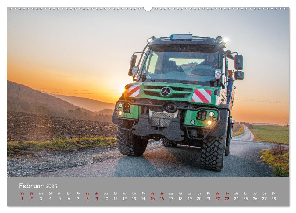 Landtechnik im Einsatz (CALVENDO Premium Wandkalender 2025)