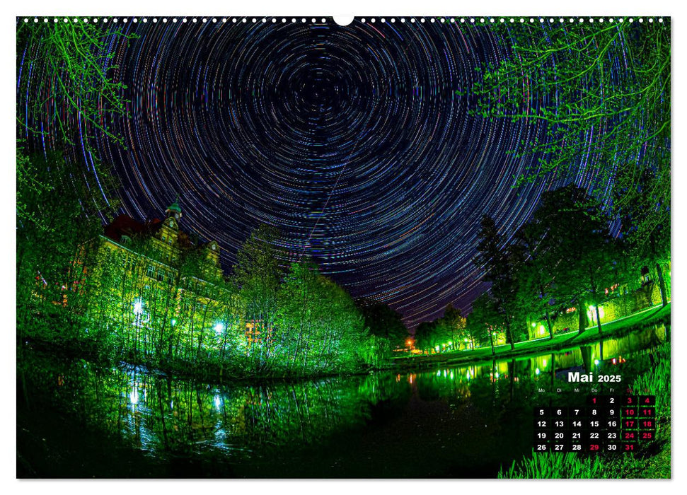Sternspuren über Bad Hersfeld (CALVENDO Premium Wandkalender 2025)