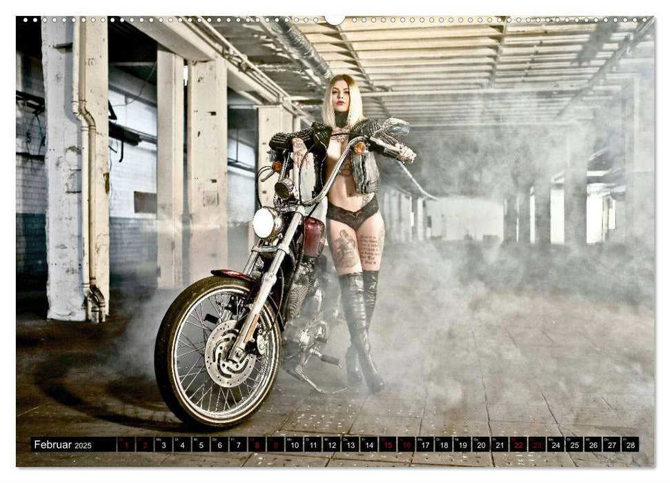 Motorräder und Sexy Girls (CALVENDO Premium Wandkalender 2025)