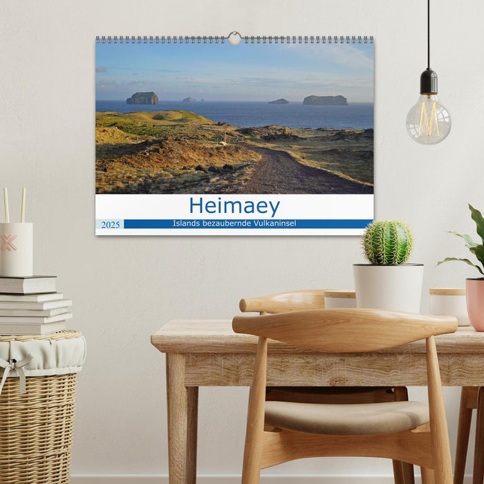 Heimaey - Islands bezaubernde Vulkaninsel (CALVENDO Wandkalender 2025)