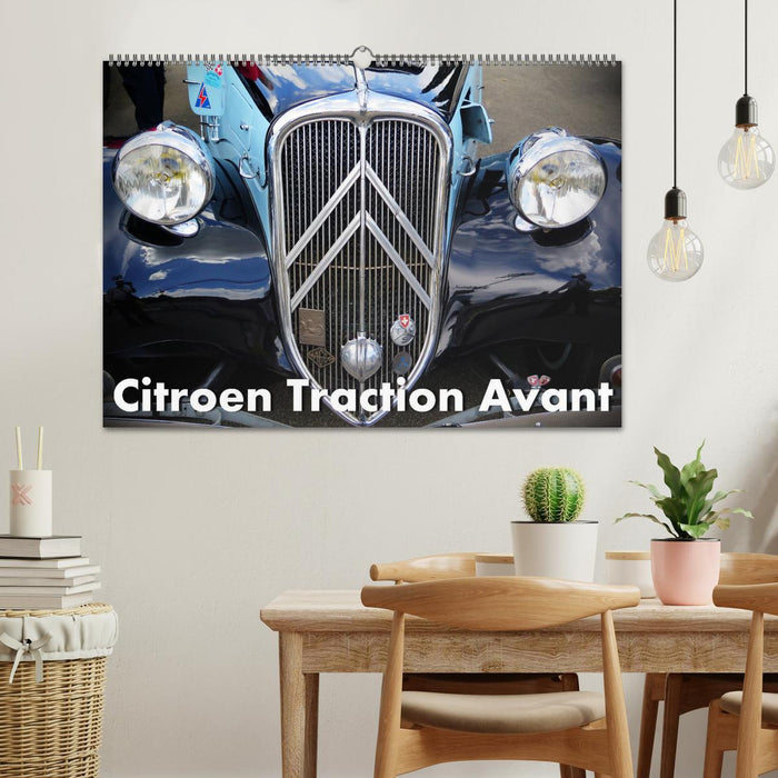 Citroen Traction Avant (CALVENDO Wandkalender 2025)