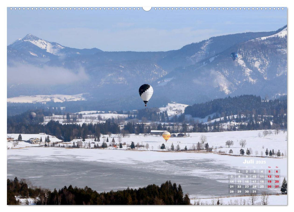 Ballonfahrt im winterlichen Kaiserwinkl (CALVENDO Premium Wandkalender 2025)