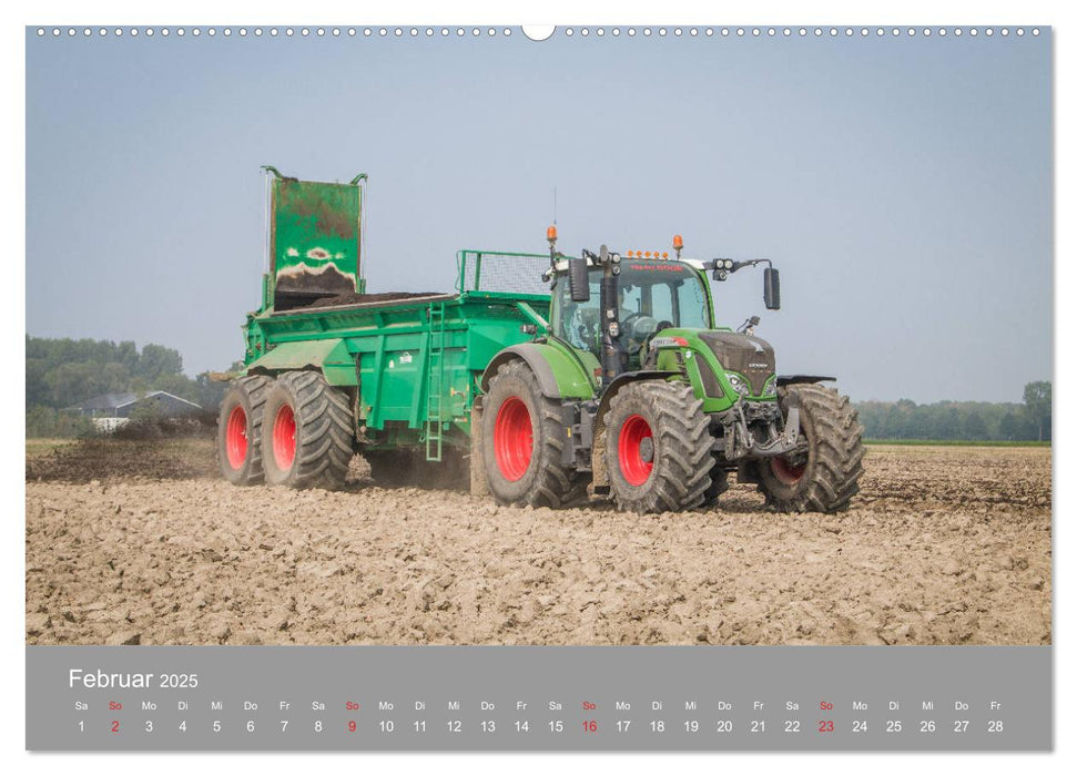 Landtechnik im Einsatz (CALVENDO Premium Wandkalender 2025)