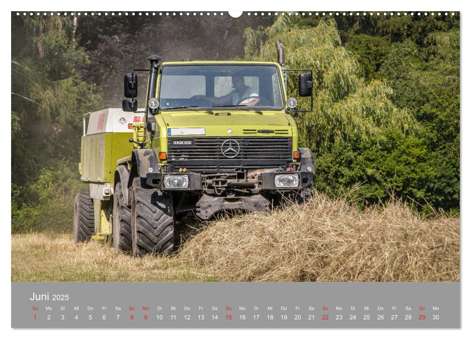 Landtechnik im Einsatz (CALVENDO Premium Wandkalender 2025)