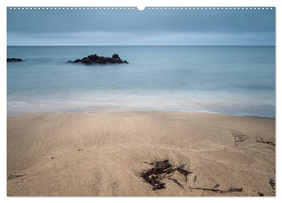 Blick aufs ruhige Meer (CALVENDO Premium Wandkalender 2025)