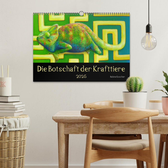 Die Botschaft der Krafttiere (CALVENDO Wandkalender 2025)