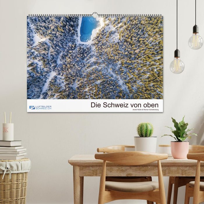 Die Schweiz von oben (CALVENDO Wandkalender 2025)