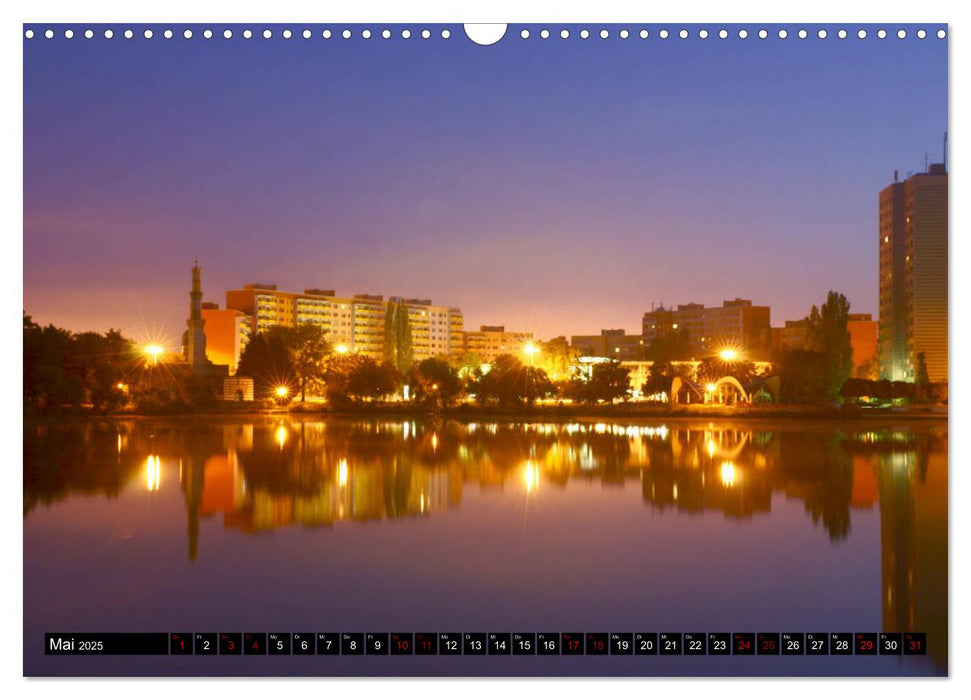 Potsdam zwischen Nacht und blauer Stunde (CALVENDO Wandkalender 2025)