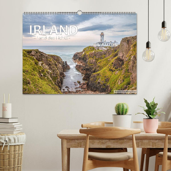 Irland, Land des Lichts (CALVENDO Wandkalender 2025)