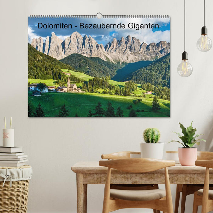 Dolomiten - Bezaubernde Giganten (CALVENDO Wandkalender 2025)