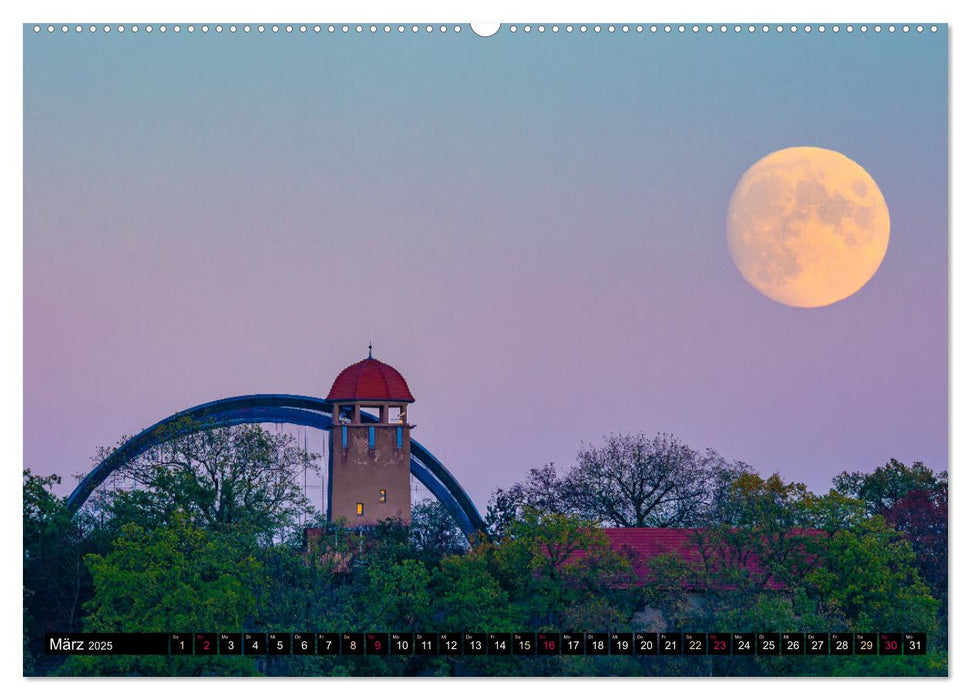 Halle-Luna - Mondsüchtig in Halle-Saale (CALVENDO Premium Wandkalender 2025)