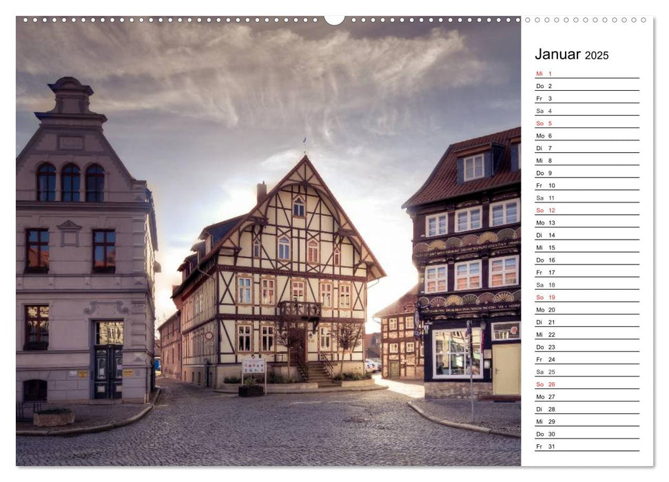 Fachwerkhäuser im Harz (CALVENDO Premium Wandkalender 2025)