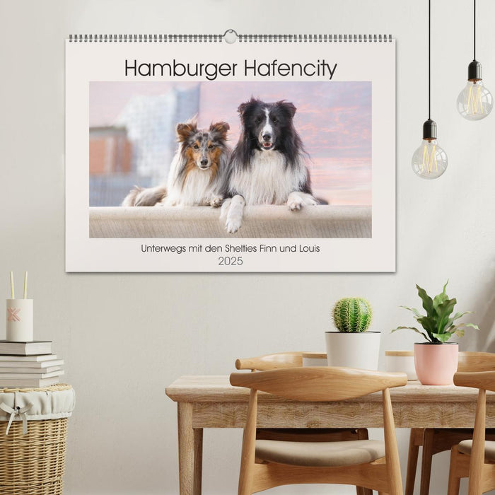 Hamburger Hafencity - Unterwegs mit den Shelties Finn und Louis (CALVENDO Wandkalender 2025)