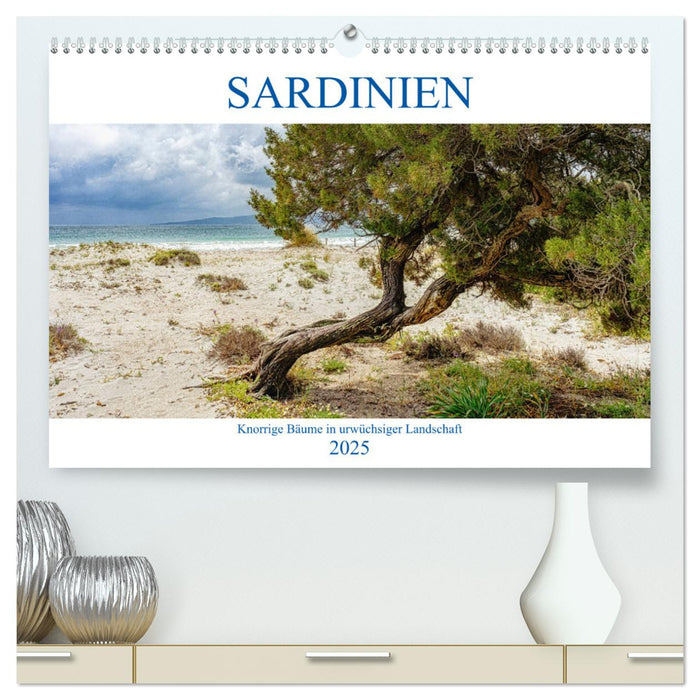 Sardinien Knorrige Bäume in urwüchsiger Landschaft (CALVENDO Premium Wandkalender 2025)