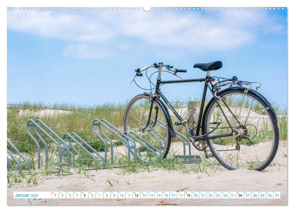 Warnemünde - Sommer, Sonne und Sand im Schuh (CALVENDO Premium Wandkalender 2025)